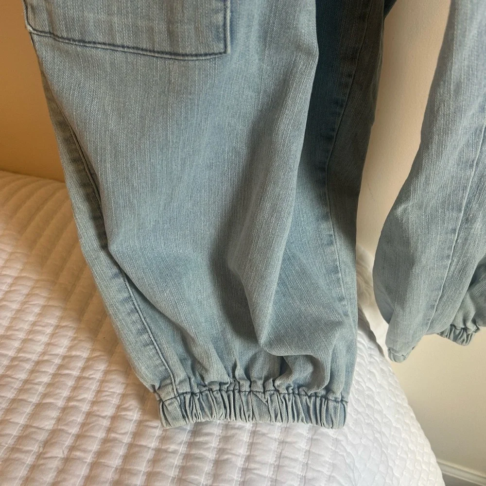 Almost‎ Famous women’s Denim Cargo Pants - Picture 3 of 7
